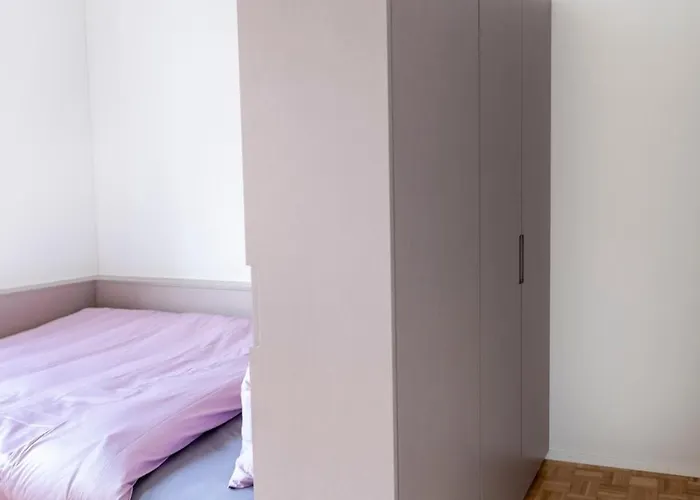 Modern 1 In District 4